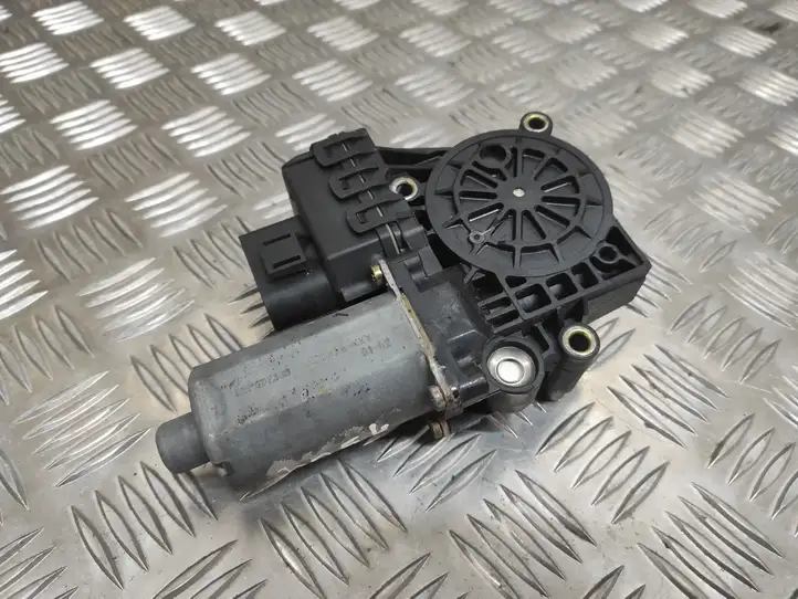 Audi A6 S6 C5 4B (1997 - 2001) 0130821784 Стеклоподъемник задней двери — фото 1