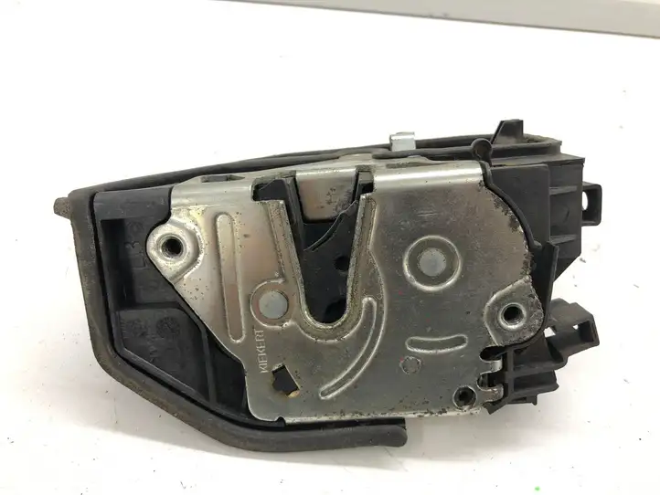 BMW 5 E60 E61 (2004 - 2010) 7167069 Замок задней двери — фото 1