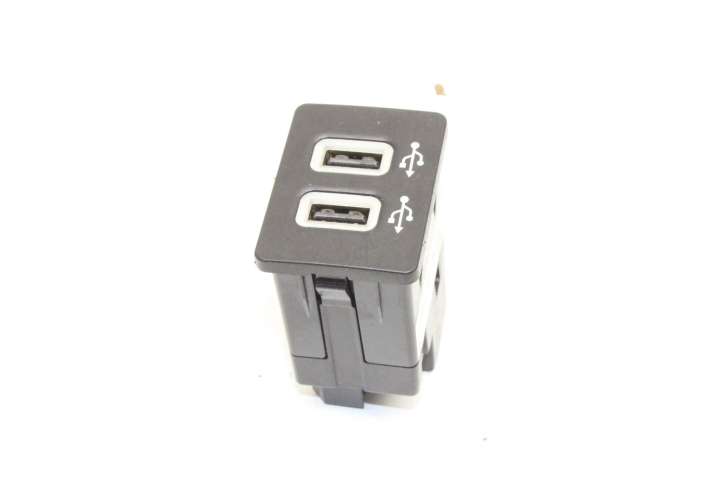 HC3T14F014DC Ford Focus USB jungtis