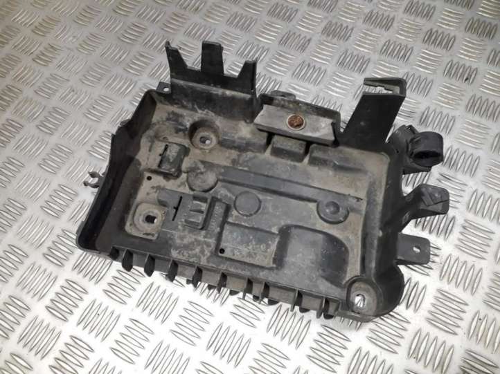 13235642 Opel Corsa D Dangtis akumuliatoriaus dėžės