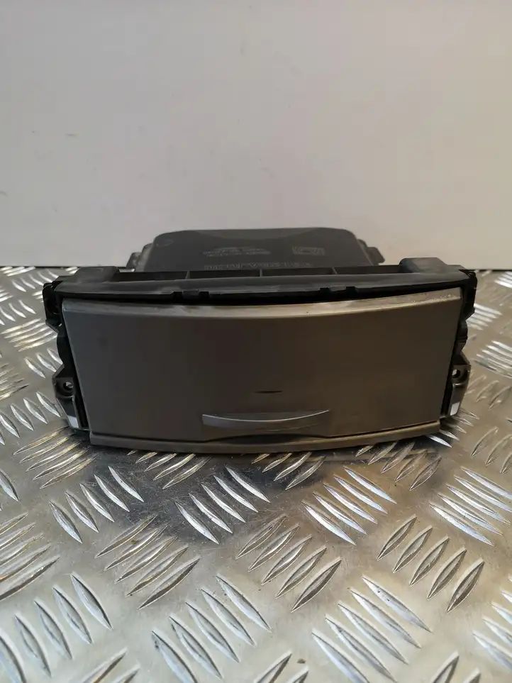 Subaru Outback (2009 - 2014) 66120AJ030 Вещевой ящик — фото 1