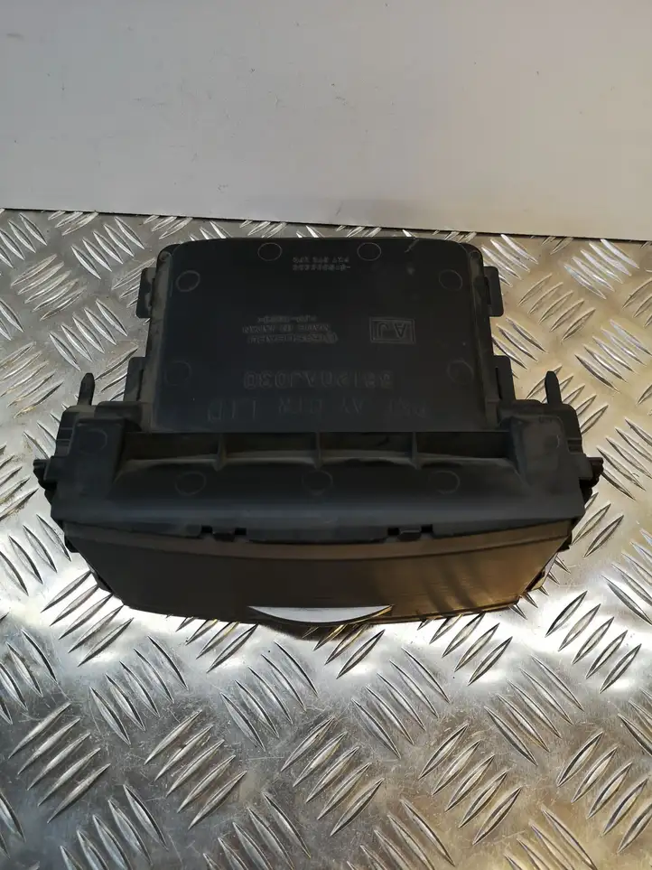 Subaru Outback (2009 - 2014) 66120AJ030 Вещевой ящик — фото 3