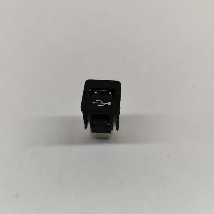 9229294 BMW 2 F44 USB jungtis