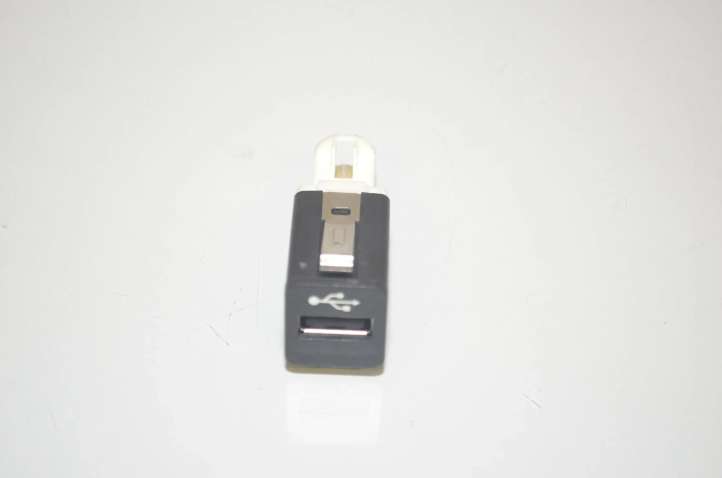 9237656 BMW 5 F10 F11 USB jungtis