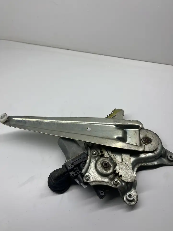 Lexus IS 220D-250-350 (2005 - 2010) 8572058010 Стеклоподъемник передней двери (комплект) — фото 1