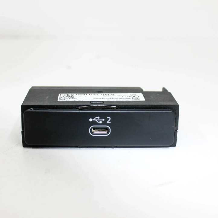 8W0035708A Audi A4 S4 B9 USB jungtis