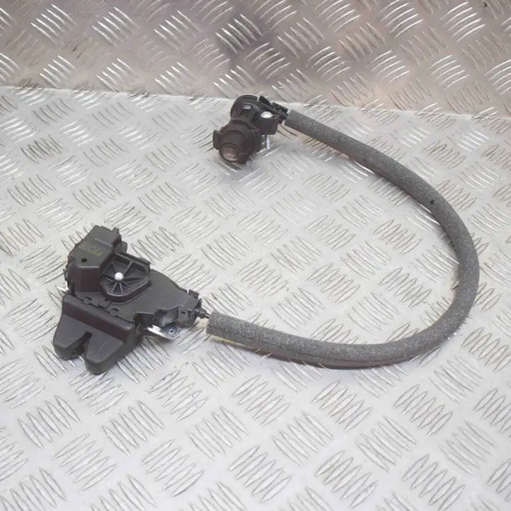 Mercedes-Benz E A207 (2010 - 2017) A2047500485 Замок крышки багажника — фото 2