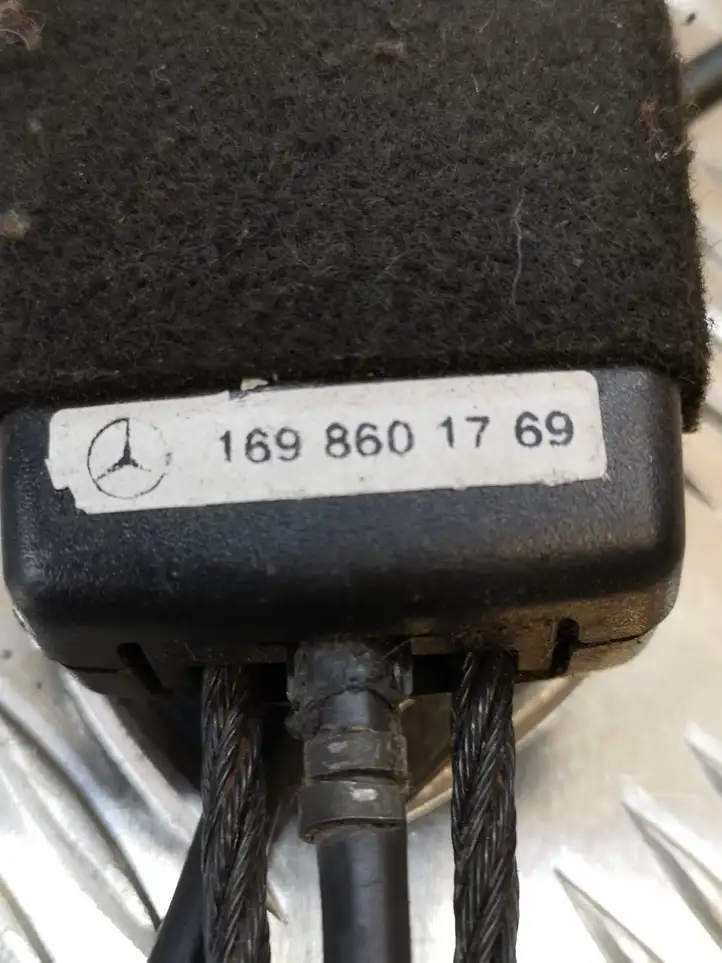 Mercedes-Benz B-class W245 (2005 - 2008) 1698601769 Замок переднего ремня — фото 2