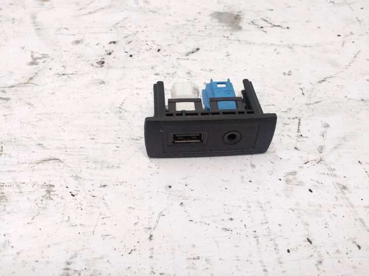 A4478200087 Volkswagen Crafter USB jungtis