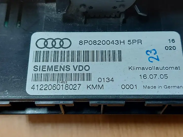 Audi A3/S3 8P (2003 - 2005) 8P0820043H Блок управления климат-контролем — фото 2