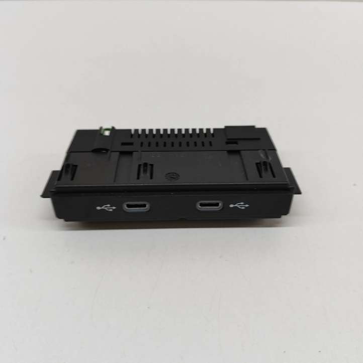 5NA035700 Volkswagen ID.4 USB jungtis