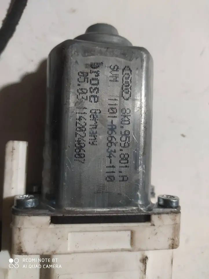 Audi A6 S6 C6 4F (2004 - 2008) 8K0959801A Стеклоподъемник задней двери — фото 2
