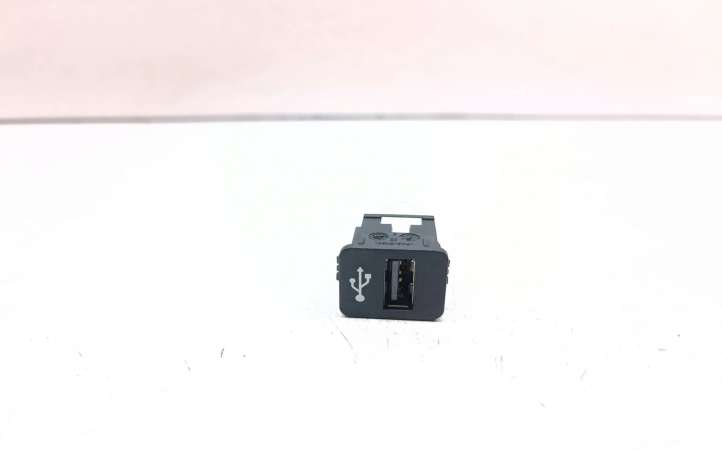 9229294 BMW 3 GT F34 USB jungtis