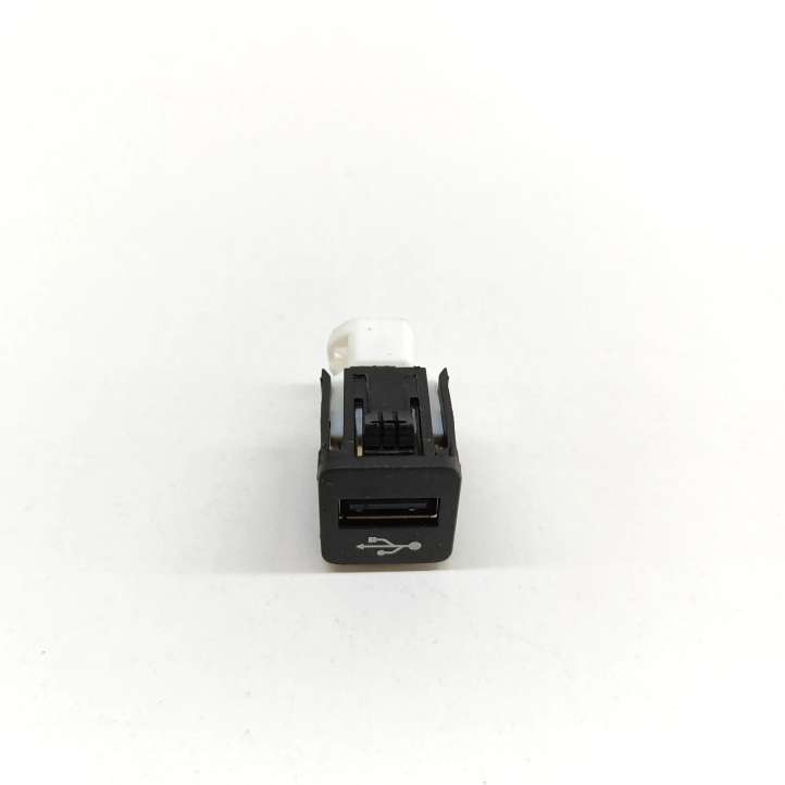 9229294 BMW i4 USB jungtis