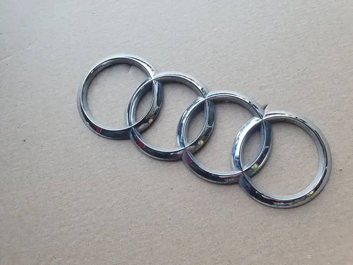 Audi Q5 SQ5 (2012 - 2017) 4G9853742 Эмблема производителя — фото 3