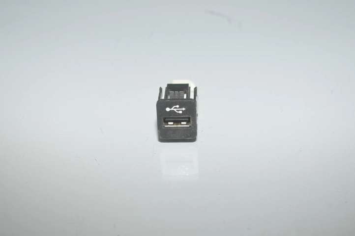 9229294 BMW 3 F30 F35 F31 USB jungtis