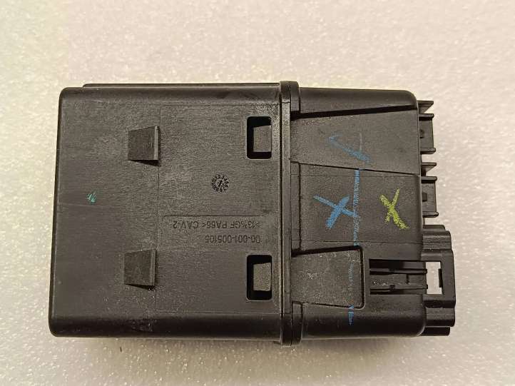 68229840AA Chrysler Pacifica USB jungtis