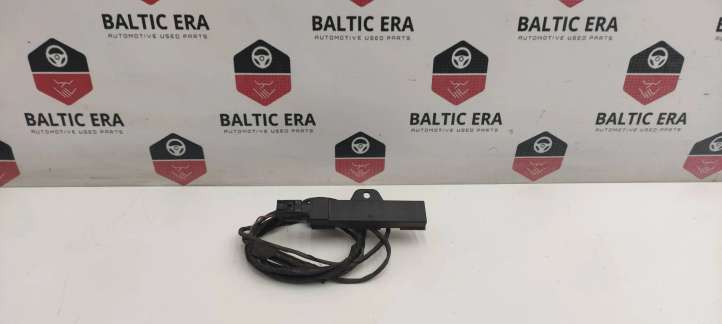 9220831 BMW 5 F10 F11 Interjero komforto antena