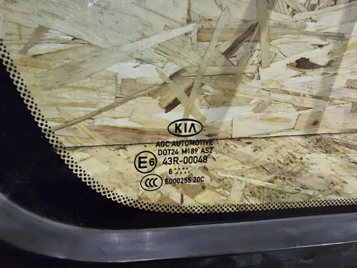 Kia Sportage (2016 - 2018) 83427F1000 Форточка двери — фото 2