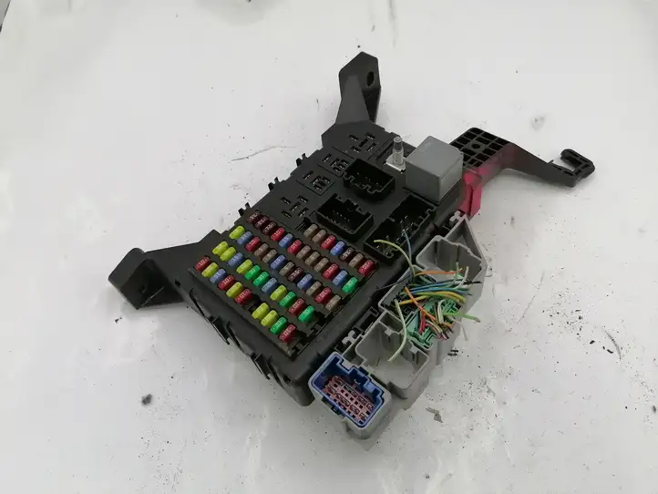 Jaguar X-Type (2001 - 2008) 1S7T14A301ACC Блок предохранителей — фото 3