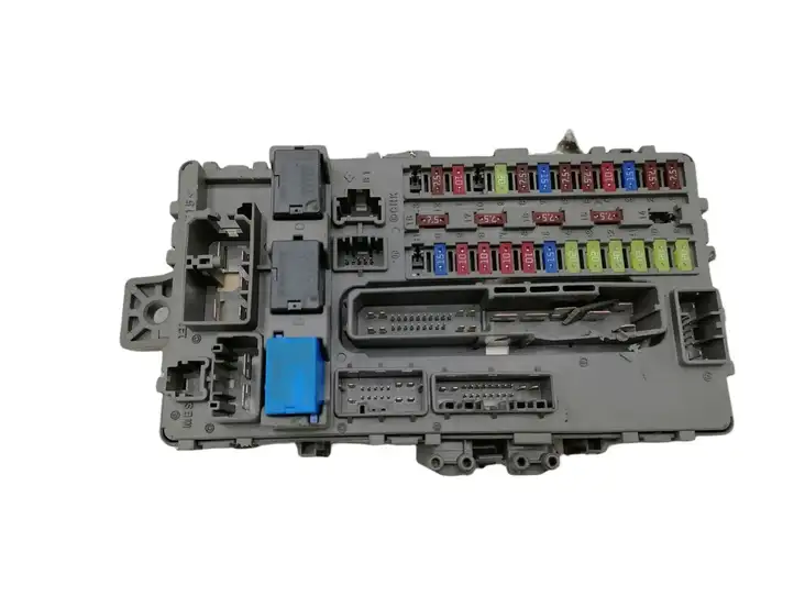 Honda Accord (2008 - 2016) GWD10DFWDTL5S211 Блок предохранителей — фото 1