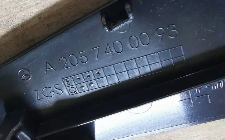 Mercedes-Benz C W205 (2014 - 2021) A2057400093 Подсветка номера — фото 3