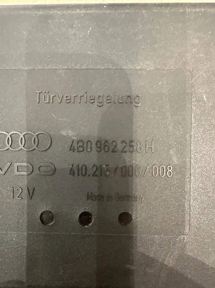 Audi A6 S6 C5 4B (1997 - 2001) 4B0962258H Модуль комфорта — фото 2