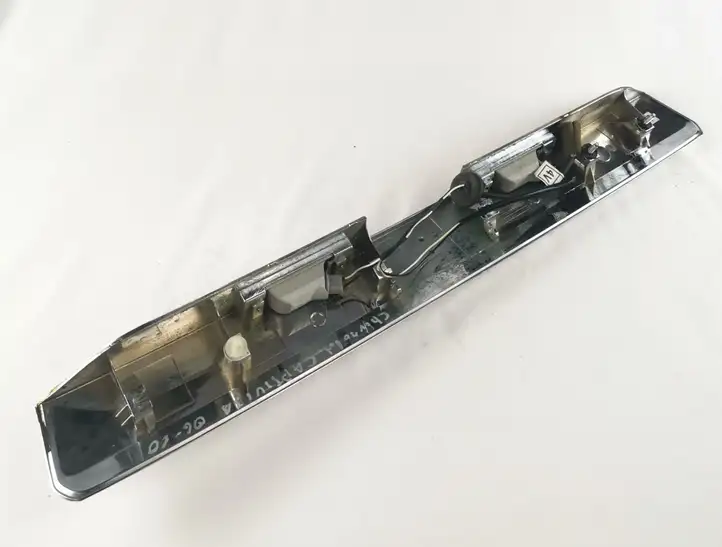 Chevrolet Captiva (2006 - 2011) 96830133 Подсветка номера — фото 2