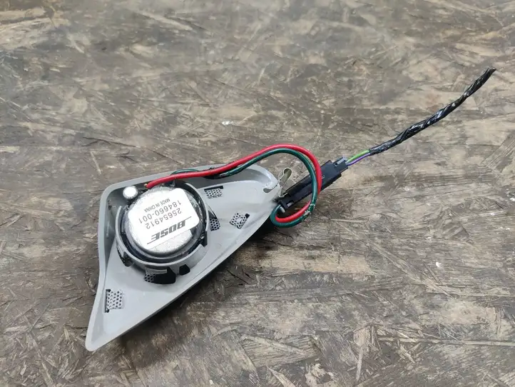 Cadillac SRX (2003 - 2006) 25654912 Твитер передней двери — фото 2