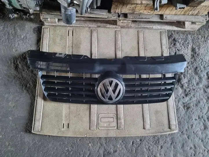 Volkswagen Transporter - Caravelle T5 (2003 - 2009) 7H0807101 Передняя решетка — фото 1
