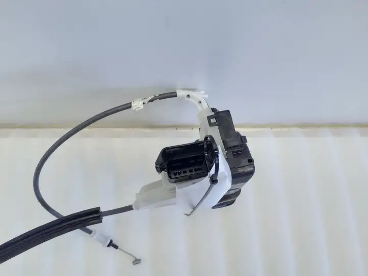 Opel Corsa F (2019 - ) 292854 Замок задней двери — фото 3