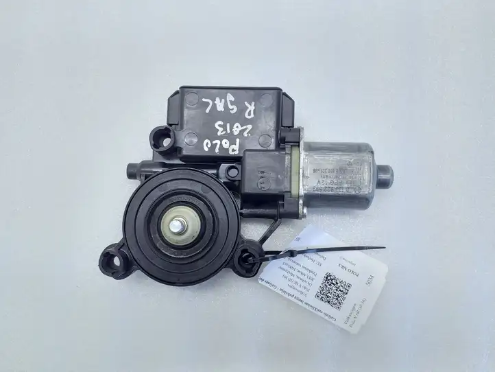 Volkswagen Polo V 6R (2009 - 2015) 6R0959812G Стеклоподъемник задней двери — фото 1