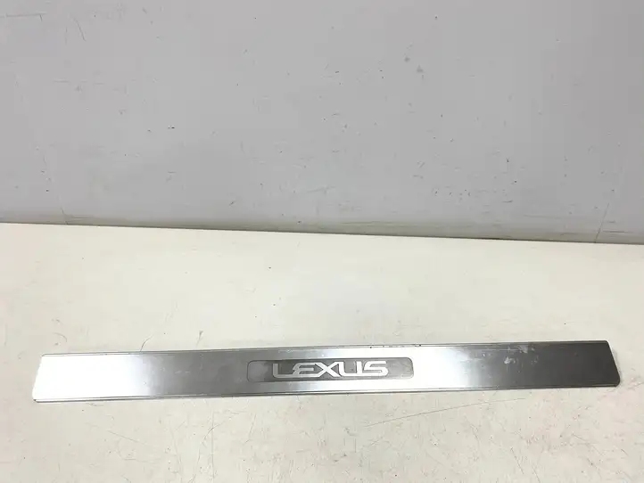 Lexus GS 300 350 430 450h (2004 - 2007) Внутренняя отделка переднего порога — фото 1