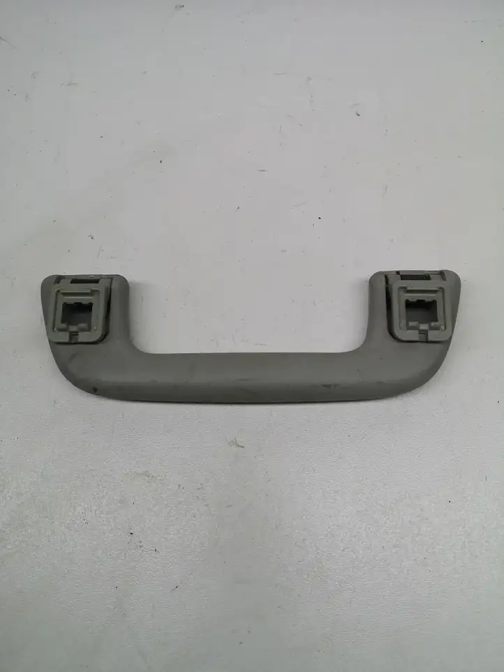 Toyota Auris 150 (2006 - 2012) 6746838010 Потолочная ручка передняя — фото 3