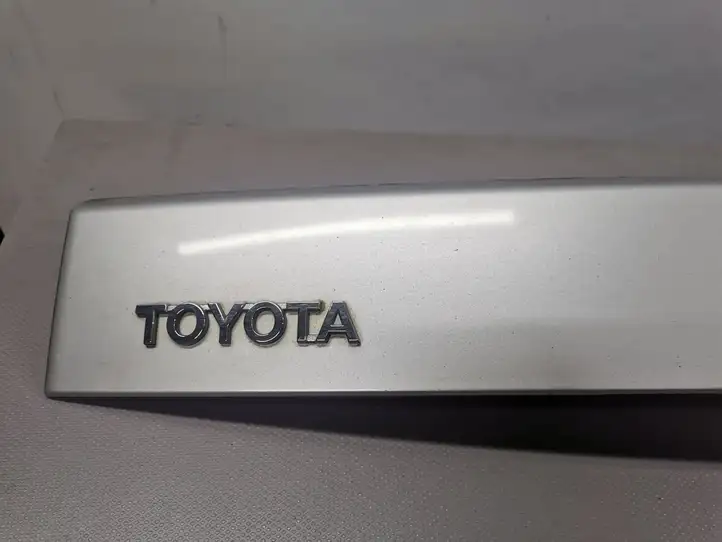 Toyota Prius (XW30) (2009 - 2015) Подсветка номера — фото 7