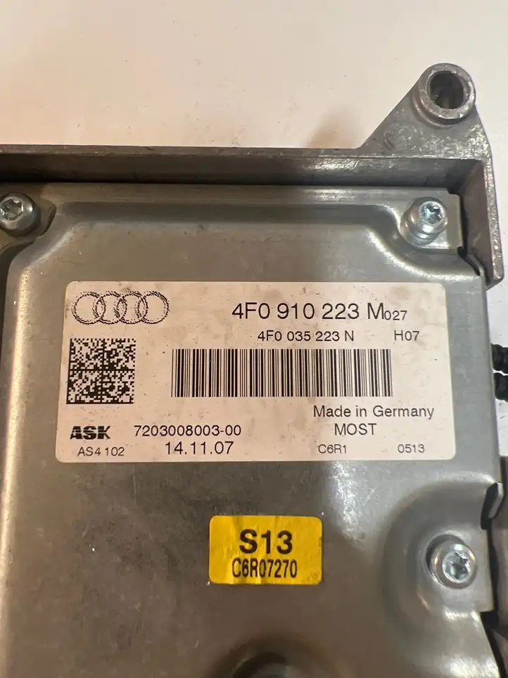 Audi A6 S6 C6 4F (2004 - 2008) 4F0910223M Усилитель звука — фото 2