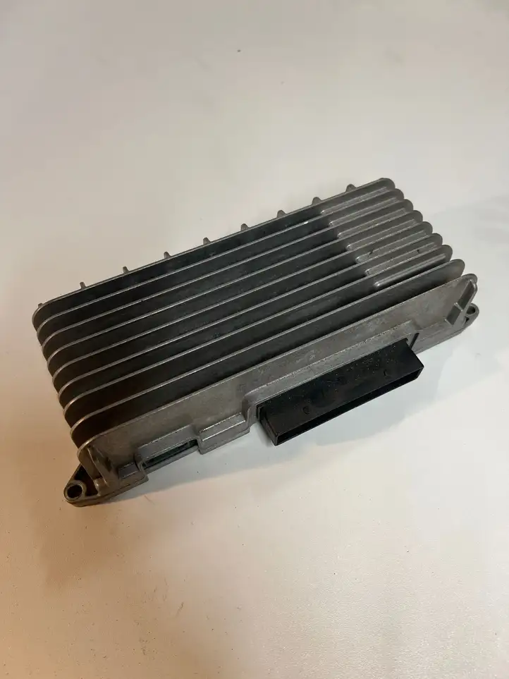 Audi A6 S6 C6 4F (2004 - 2008) 4F0035223K Усилитель звука — фото 1