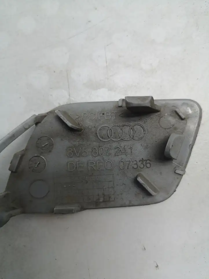 Audi A3/S3 8V (2012 - 2016) 8V5807241 Заглушка буксировочной петли — фото 2