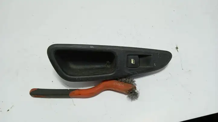 Peugeot 308 (2007 - 2013) 96565185XT Кнопка стеклоподъемников — фото 1