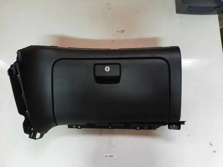 Chevrolet Orlando (2010 - 2015) Вещевой ящик — фото 3