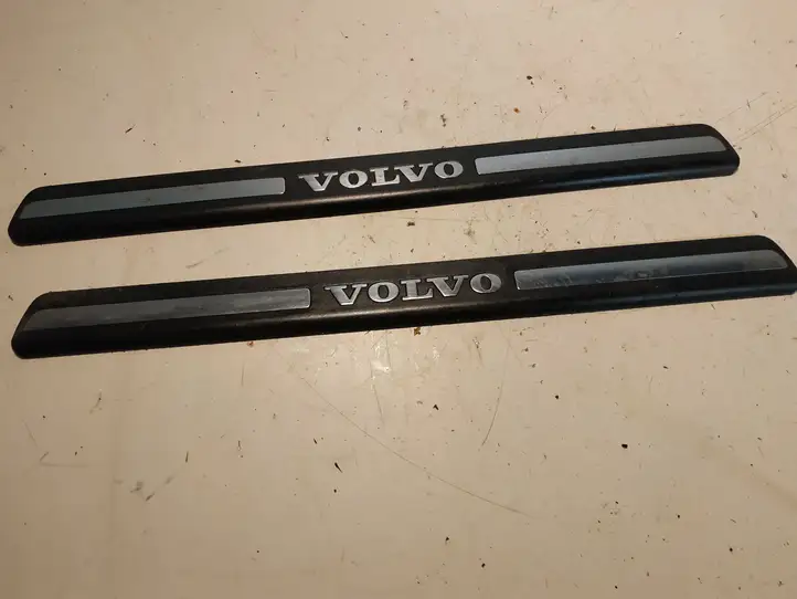 Volvo V70 (2004 - 2007) 8659960 Внутренняя отделка переднего порога — фото 2
