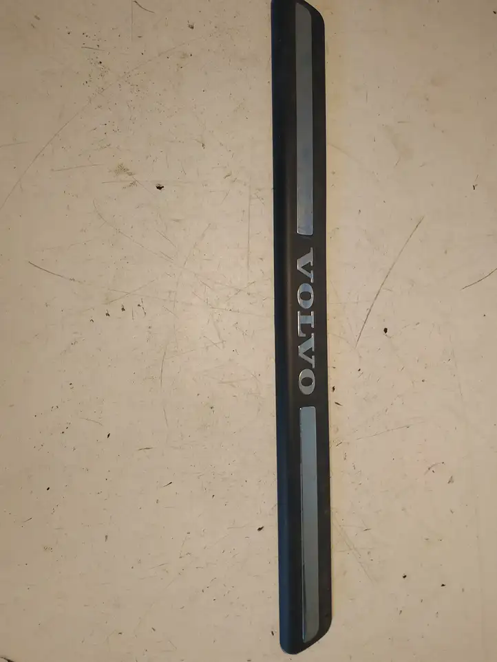 Volvo V70 (2000 - 2004) 8659960 Внутренняя отделка переднего порога — фото 2