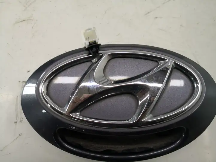 Hyundai i20 (PB PBT) (2012 - 2014) 817211J020 Ручка крышки багажника — фото 3