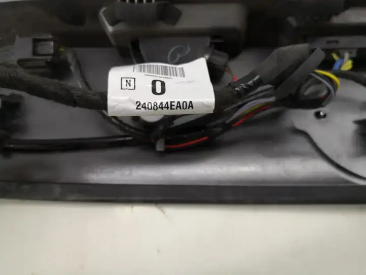 Nissan Qashqai (2013 - 2017) 908104ES Подсветка номера — фото 4