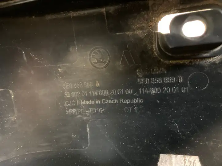 Skoda Octavia Mk3 (5E) (2013 - 2019) 5E0858566D Обшивка рулевой колонки — фото 4