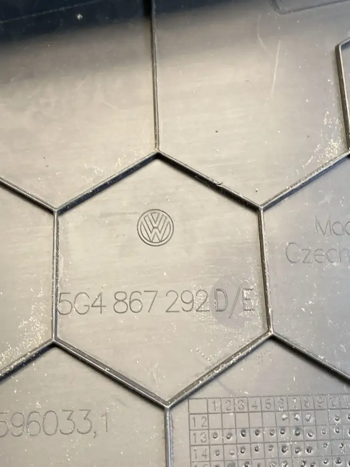 Volkswagen Golf VII (2013 - 2019) 5G4867292D Нижняя обшивка стойки B — фото 3