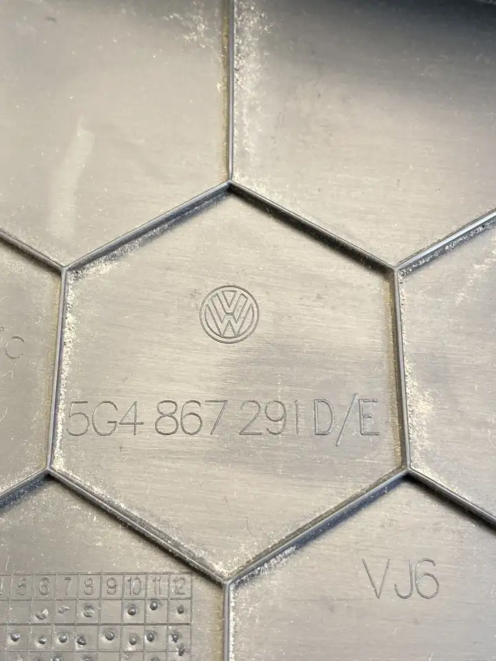Volkswagen Golf VII (2013 - 2019) 5G4867291D Нижняя обшивка стойки B — фото 3
