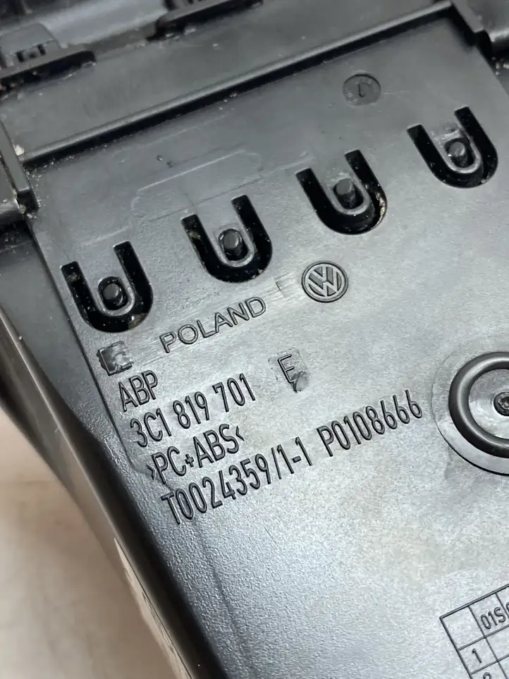 Volkswagen PASSAT CC (2008 - 2012) 3C1819701F Боковой воздушный дефлектор — фото 4