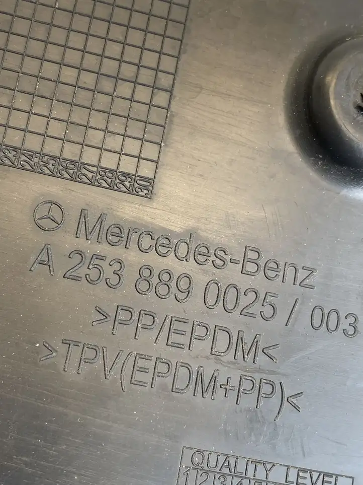 Mercedes-Benz GLC X253/C253 (2015 - ) A2538890025 Накладка крыла — фото 3