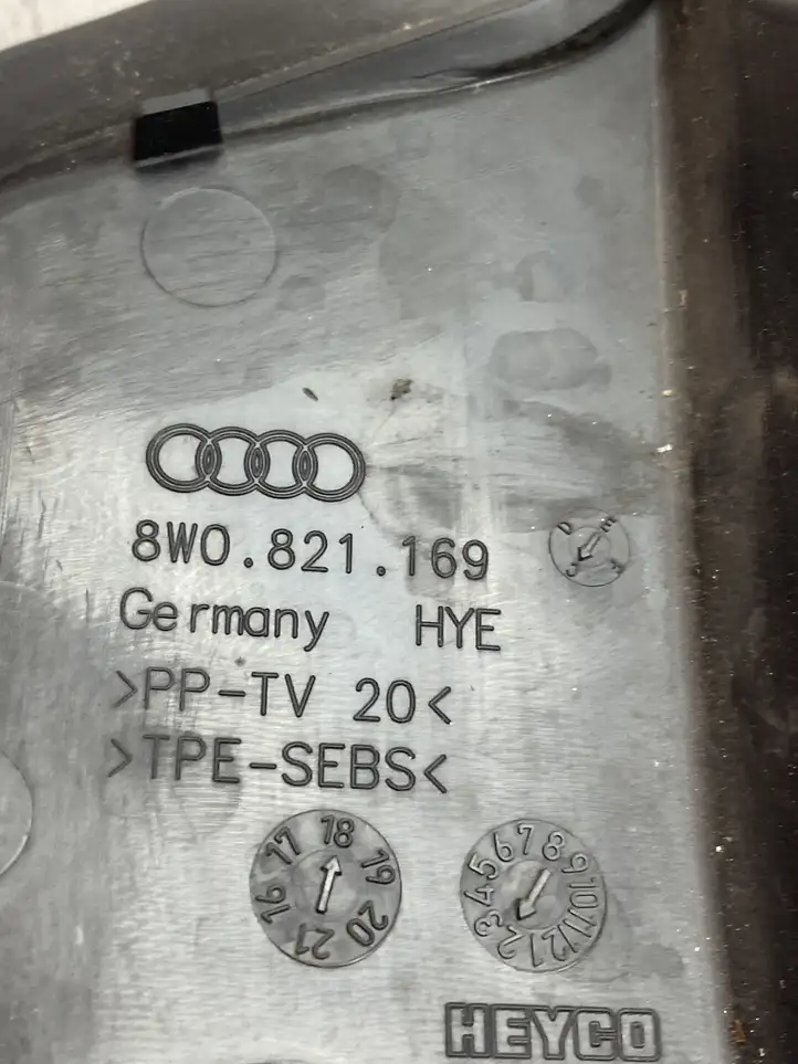 Audi A4 S4 B9 (2015 - 2019) 8W0821169 Накладка крыла — фото 5